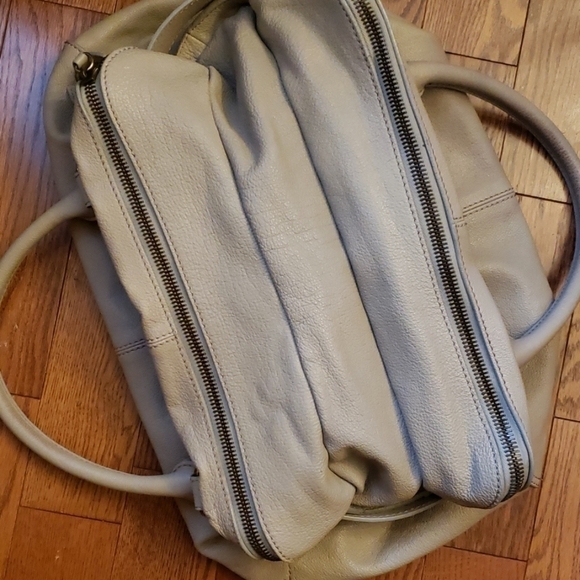 Burberry leather large tote /traveler.💯Authentic - Picture 5 of 16